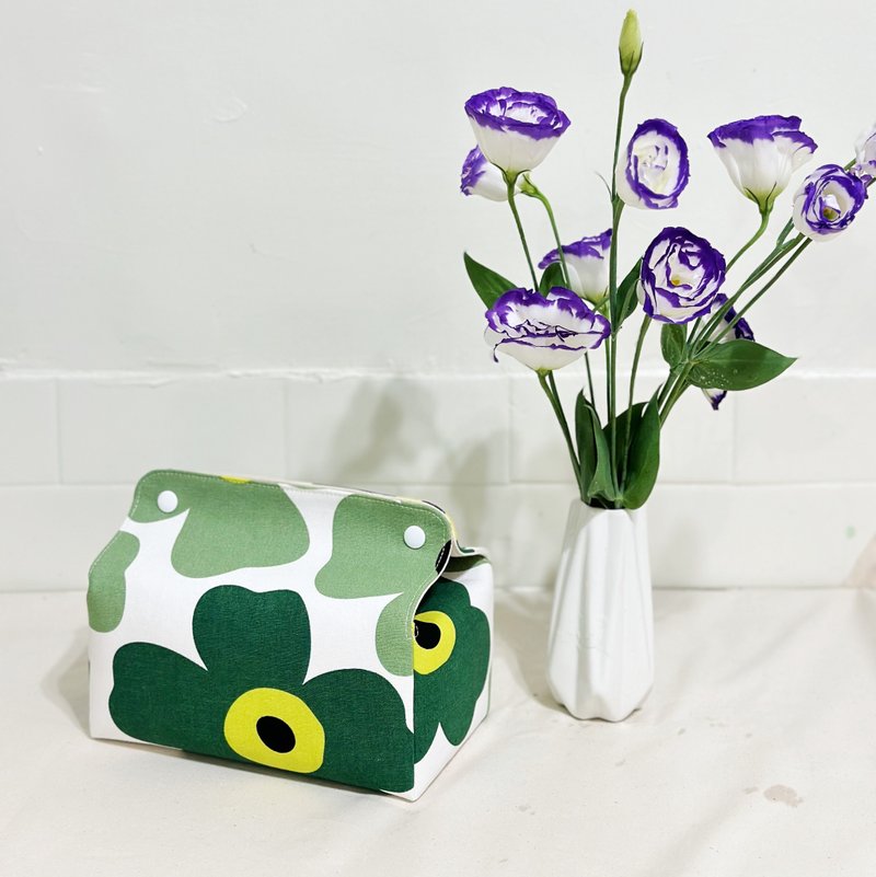 Tissue cover/ Tissue Box cover with large Nordic style flowers - กล่องทิชชู่ - ผ้าฝ้าย/ผ้าลินิน 