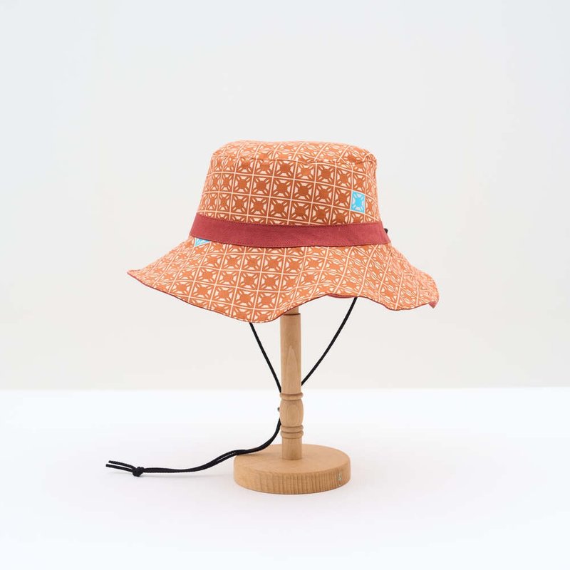 Double-sided sun hat-Old Tile No. 1/Autumn Leaf Brown - หมวก - ผ้าฝ้าย/ผ้าลินิน สีแดง