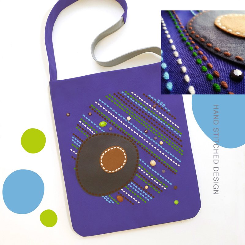 12x14 inch tote. Fun and original with hand-stitched design with felt and beads - 手提包/手提袋 - 其他材質 