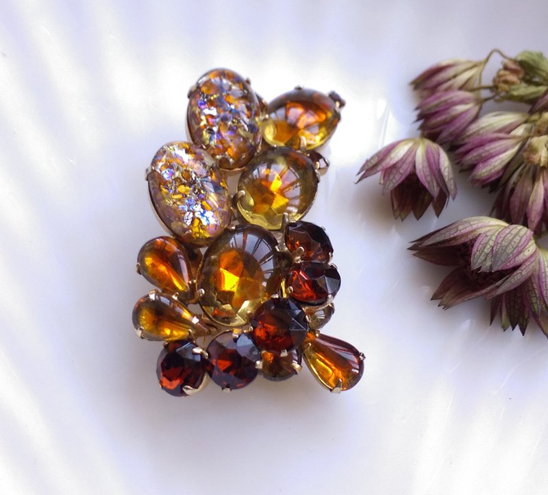 西洋古董飾品。D&E JULIANA 琥珀色調玻璃花葉 別針 - 徽章/別針 - 其他金屬 金色