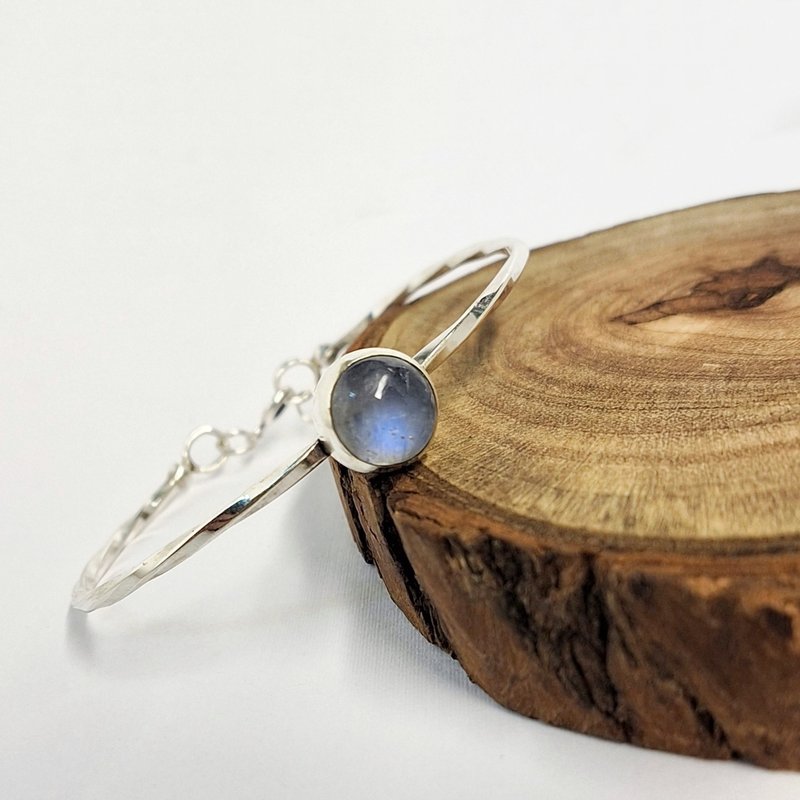 Shiqing Metalworking | Sterling Silver Moonstone Bracelet - สร้อยข้อมือ - เงินแท้ สีเงิน