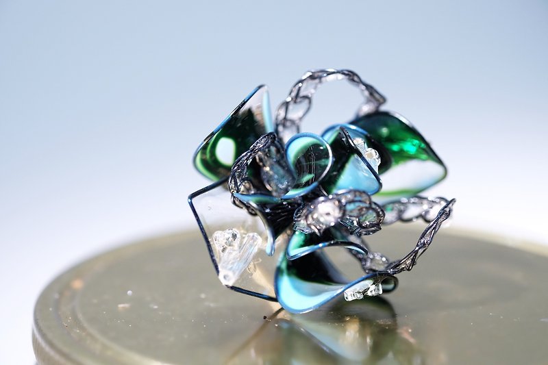 Wire weave winter flowers blooming light blue dark green handmade jewelry earrings single - Earrings & Clip-ons - Resin Green