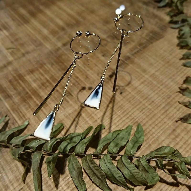 vingt six marble painting earrings earrings NO.1 - Earrings & Clip-ons - Other Metals White
