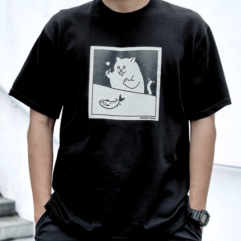 Dining Cat Saliva Cat Short Sleeve T-Shirt 8 Colors Unisex Fishing Club - เสื้อผู้หญิง - ผ้าฝ้าย/ผ้าลินิน สีดำ