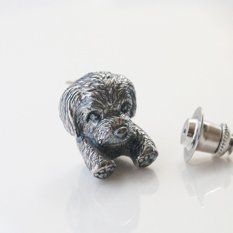 トイプードルの犬ピンブローチ - 胸針 - 純銀 銀色