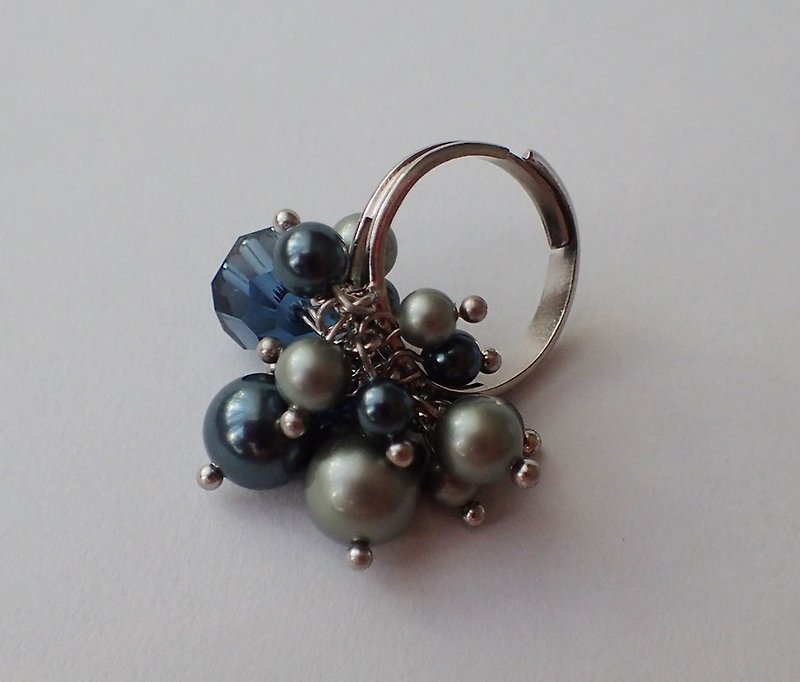 Swaying ring with SWAROVSKI ELEMENTS - General Rings - Glass Blue