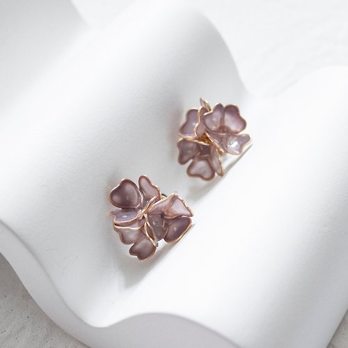0924 Laboratory 【紫丁香色】 幸運の花。水晶花天然珍珠 耳環