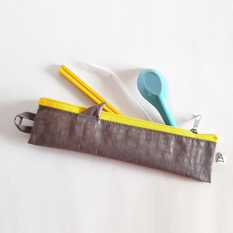 New Iron Grey Shark Fin/Shark is Coming Eco-friendly Cutlery Bag/Single/Pure Grey Shark【Gift/Gift】 - ตะเกียบ - ผ้าฝ้าย/ผ้าลินิน สีเทา