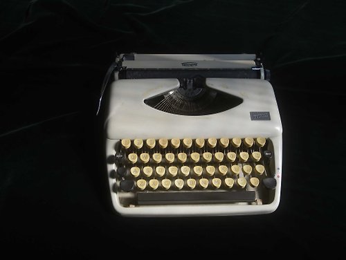 老時光OLD-TIME Vintage & Classic & Deco 【老時光 OLD-TIME】早期二手西德製打字機W-12