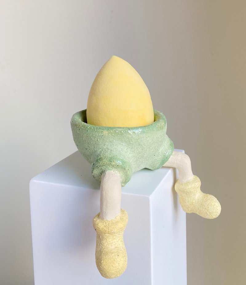 Baby green and yellow makeup egg feet (sitting style) - Other - Pottery Yellow