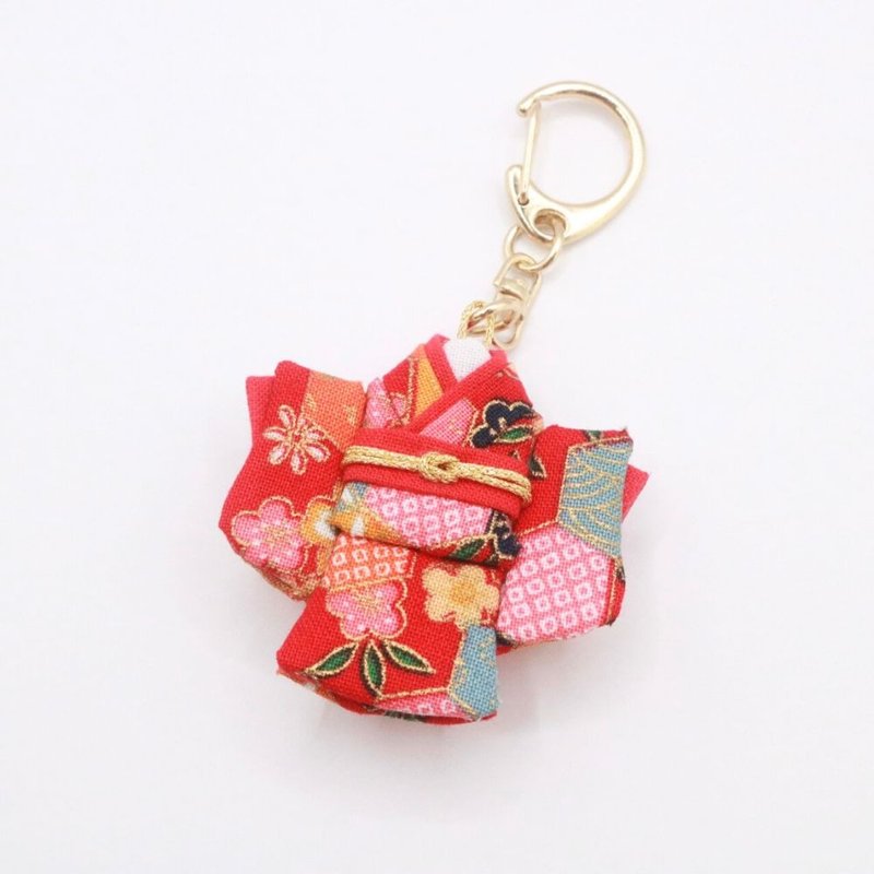 【和服鑰匙圈】紅色和風縮緬布可愛吊飾 日本手工製作 - 貼紙 - 棉．麻 紅色