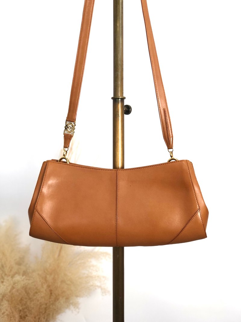 【 日本直送　名牌中古包 】LOEWE ロエベ ショルダーバッグ キャメル アナグラムモチーフ レザー vintage ヴィンテージ オールド hkfnkp - 側背包/斜背包 - 真皮 咖啡色