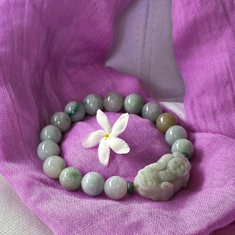 Burmese jade bracelet, carved Pixiu, round Burmese jade beads, beautiful sweet colors, natural jade 10.5 - 手鍊/手環 - 玉石 白色