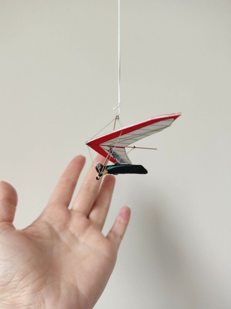 Felt ornament for decor Hang glider, a decoration of a rearview mirror in a car - 擺飾/家飾品 - 聚酯纖維 