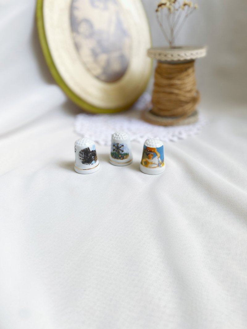 【好日戀物】歐洲帶回老件手作人最愛縫紉用頂針/擺飾/Thimble - 編織/刺繡/羊毛氈/縫紉 - 瓷 多色