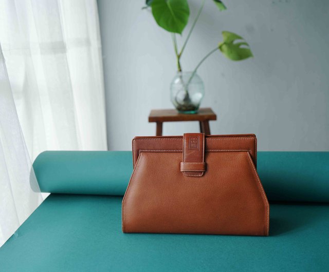 Daks discount leather bag