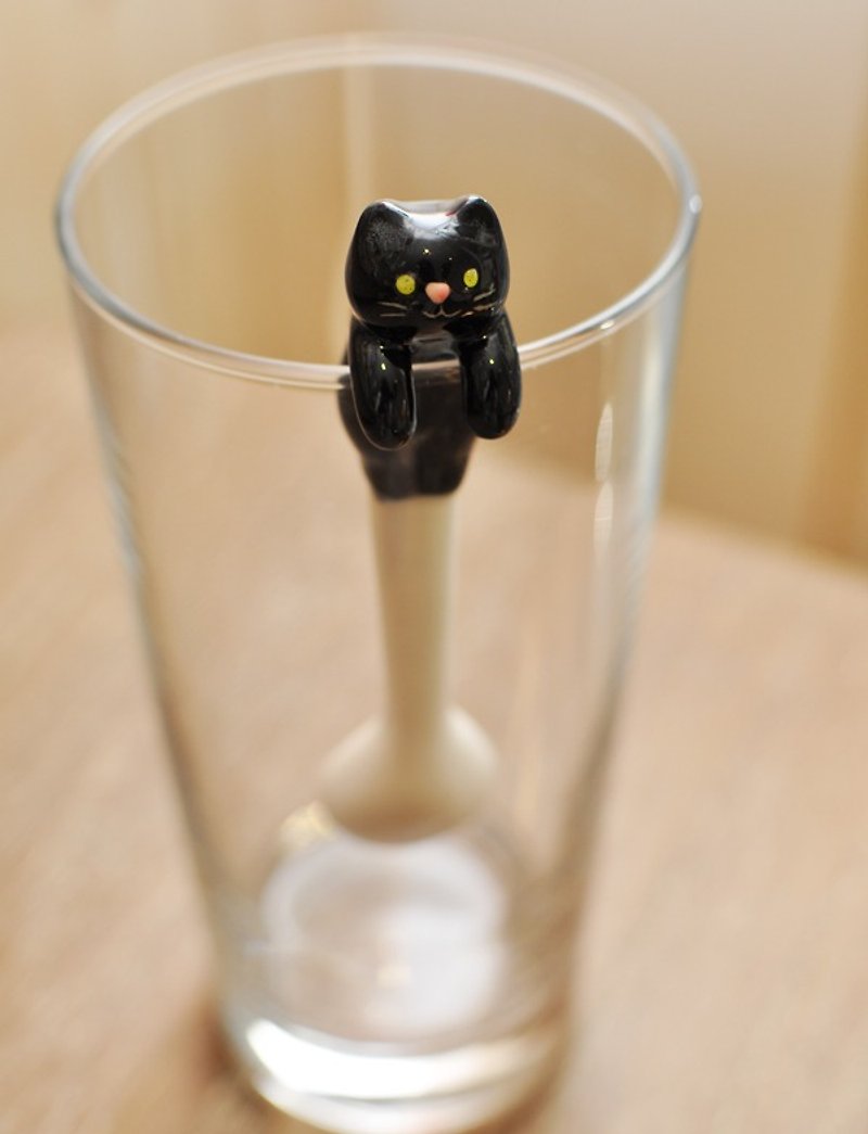 【日本Decole】餐桌小物系列 杯緣貓咪陶器湯匙★黑貓款 - 刀/叉/湯匙/餐具組 - 陶 黑色