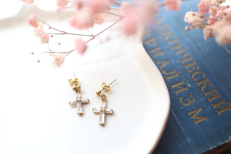 十字架黃銅 鋯石耳環-可改夾 - 耳環/耳夾 - 其他金屬 金色