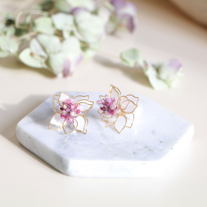 Purely。Mother's Day limited colors - Earrings & Clip-ons - Other Materials White