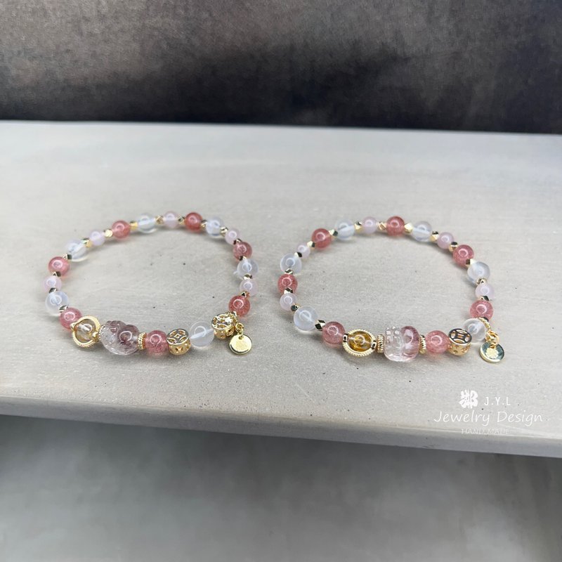 Super Seven Gold Strawberry Pixiu Bracelet, a noble person's lucky charm, a ward off evil spirits, and a neighbor's hand-made bracelet. - Bracelets - Crystal Red