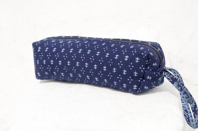 Mother's Day gift graduation gift Valentine's Day gift birthday gift limited edition handmade / hand dyed blue pencil case / pouch / indigo Pencil / national wind pouch / cotton woven Linen pencil - Walking in the Blue Mosque - Pencil Cases - Cotton & Hemp Blue