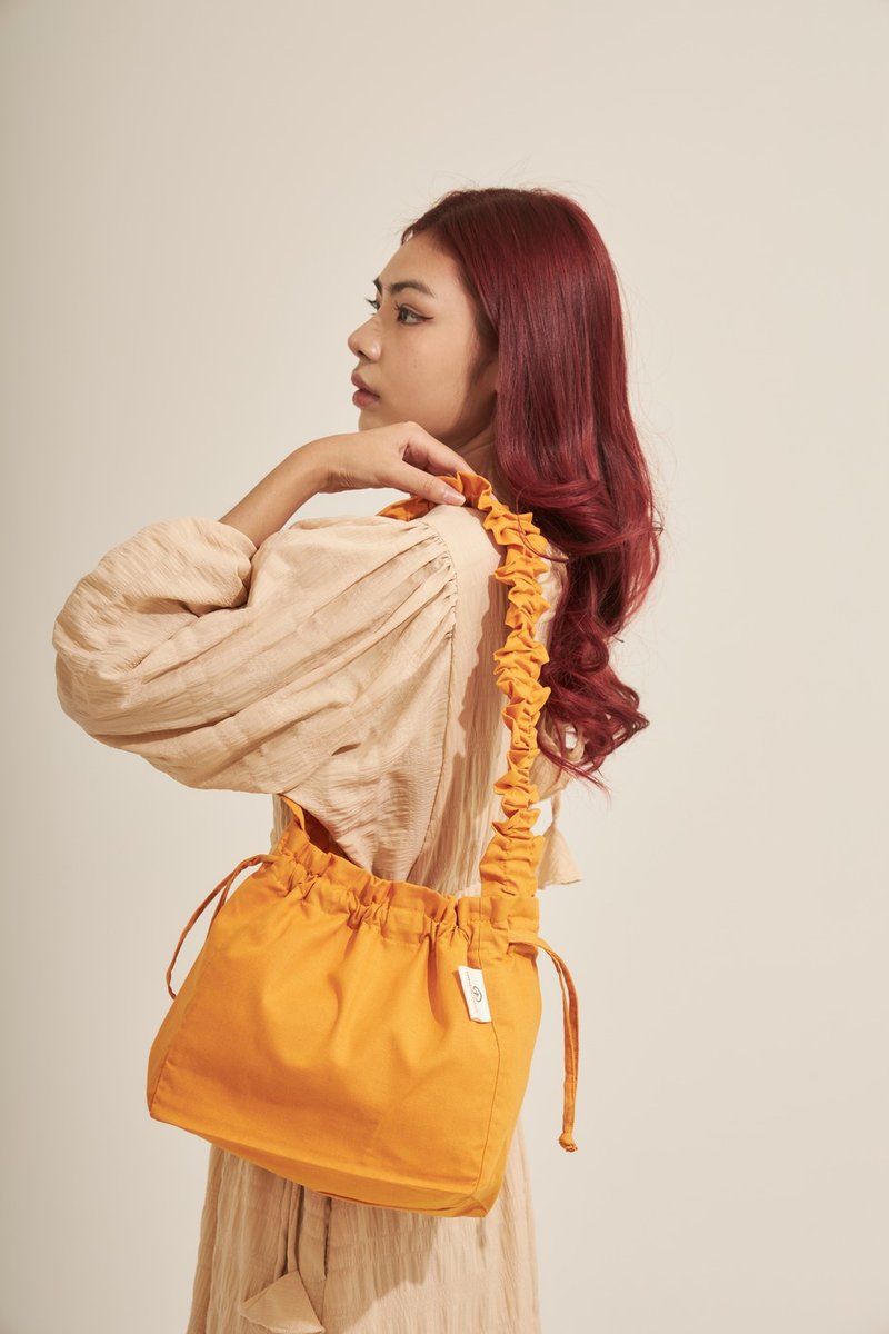 PETAL - cotton shoulder bag (yellow) - กระเป๋าหูรูด - ผ้าฝ้าย/ผ้าลินิน สีเหลือง