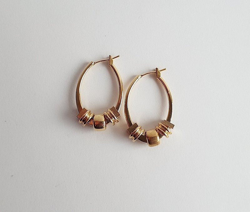 Hand made ring ring Brass • Earrings - Earrings & Clip-ons - Other Metals Gold