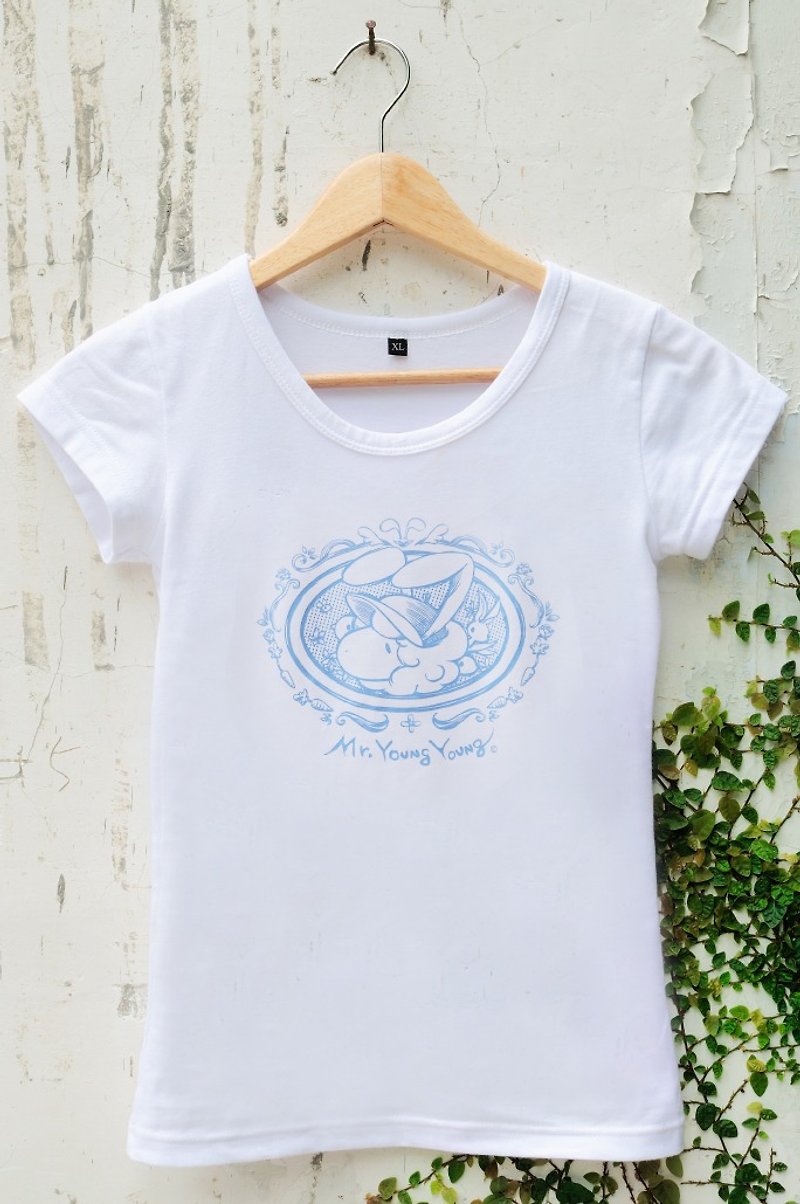 ☁湖水藍羊羊圖騰-修身L - 女 T 恤 - 其他材質 藍色