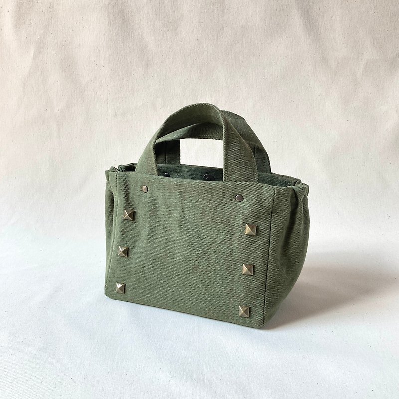 Gathered Tote Bag    Studs Mini   canvas　Khaki Green - กระเป๋าถือ - ผ้าฝ้าย/ผ้าลินิน สีเขียว