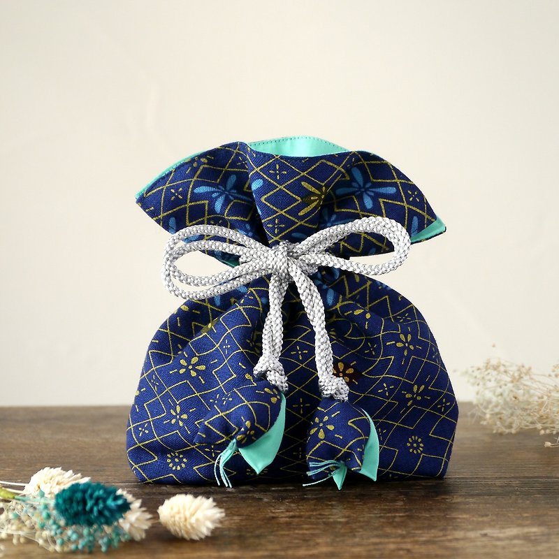 Kimono Drawstring Kikubun FUGURO calling for happiness - Toiletry Bags & Pouches - Cotton & Hemp Blue