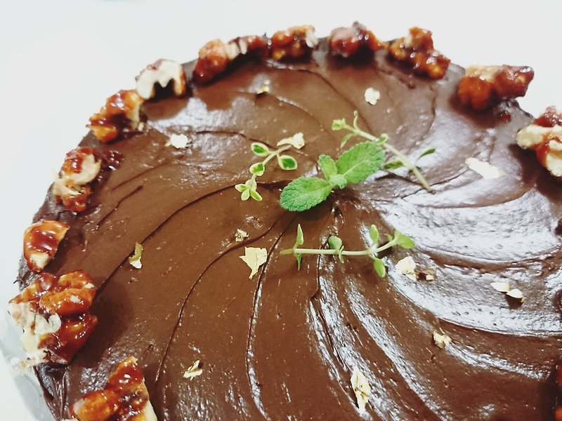 Verses - six-inch chocolate cake - Savory & Sweet Pies - Fresh Ingredients 