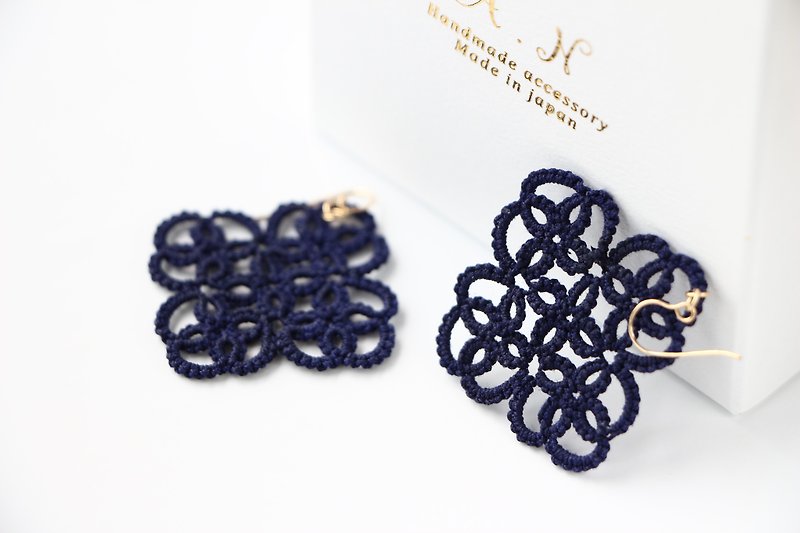 14kgf-Tatting lace pierced earrings(navy) - 耳環/耳夾 - 棉．麻 藍色