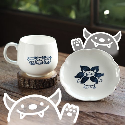 三星四季青花瓷 插畫師青花瓷系列【小雨竹聯名款】怪獸午茶組 圓咖啡杯 小花盤
