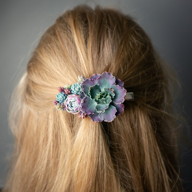 Crocodile hair clip with Echeveria Shaviana - 髮夾/髮圈 - 其他材質 