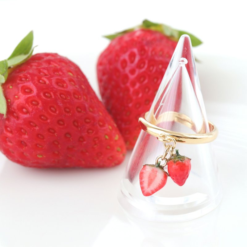 Strawberry (Ring)-Handmade- - แหวนทั่วไป - ดินเหนียว สีแดง