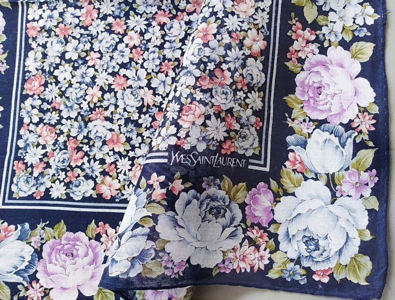 Yves Saint Laurent Vintage Handkerchief Floral, 18 x 18 inches - 手帕 - 棉．麻 藍色