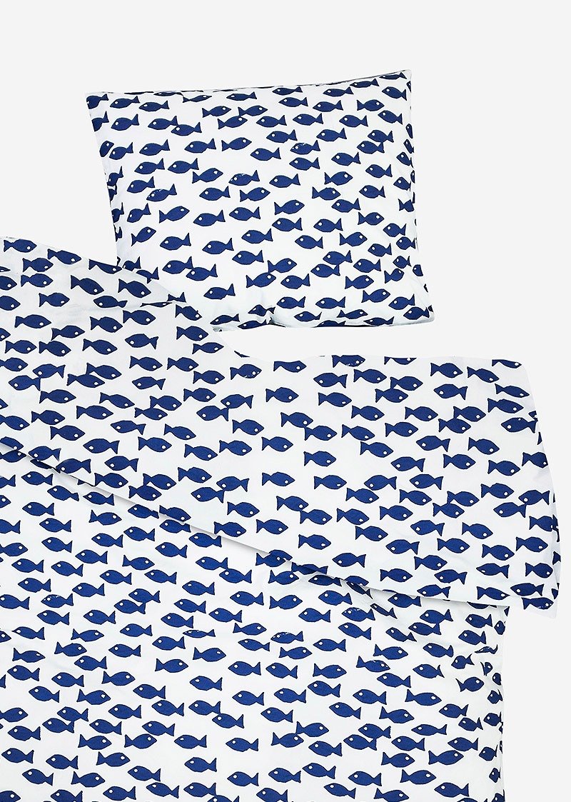 Two-piece set of organic quilt covers and pillowcases – FISH BED SET, BLUE - เครื่องนอน - ผ้าฝ้าย/ผ้าลินิน สีน้ำเงิน