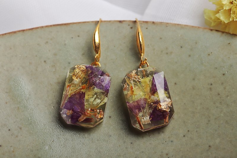 Handmade Dry Pressed Flower Resin Earrings, Real Flower Jewelry - 耳環/耳夾 - 植物．花 紫色