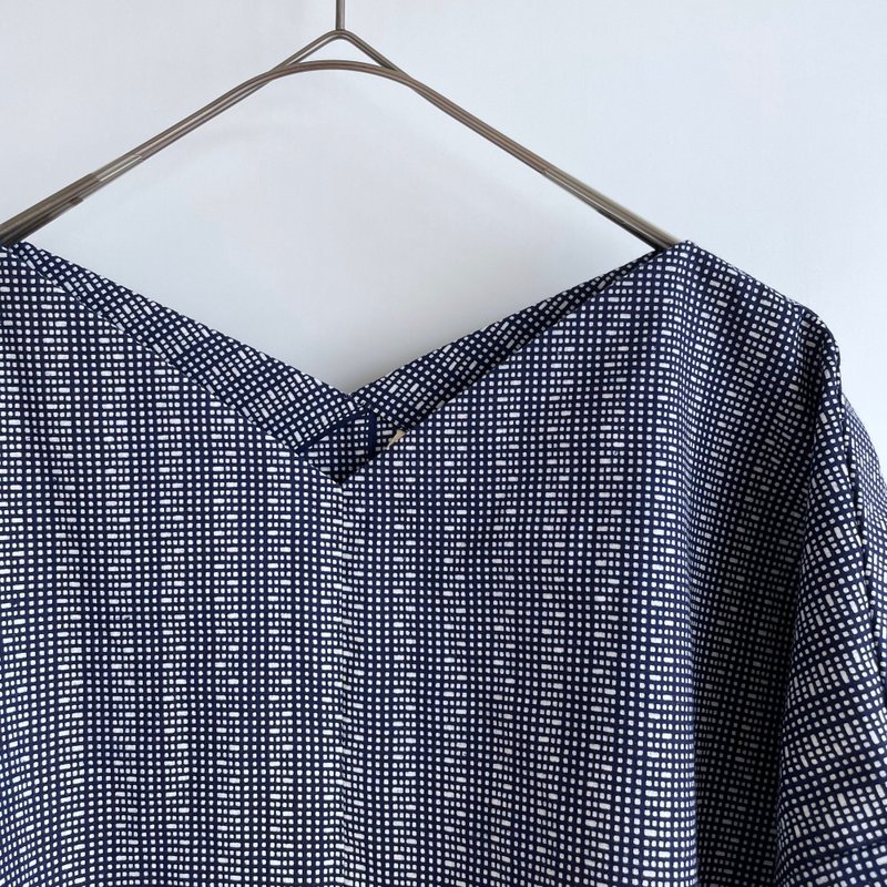 Unique item | Vertical Cloth Pullover Blouse, Sleeved -YUKATA fabric, fine grid - Women's Shirts - Cotton & Hemp Blue