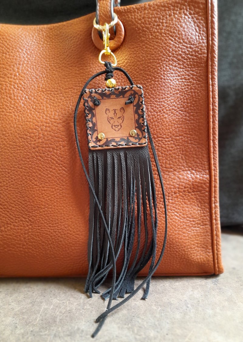 Lioness Leather Bag Charm, Stylish Leather Purse/Tote Ornament with Black Fringe - 吊飾 - 真皮 黑色