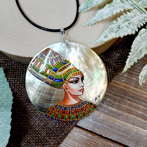 Charm.arts Nefertiti Egyptian queen pendant hand painted on mother of pearl dainty pendant