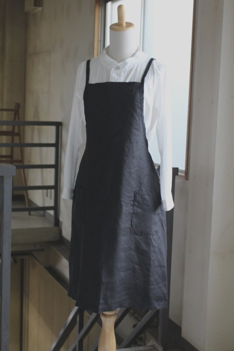 French Linen* Apron black with side gathers