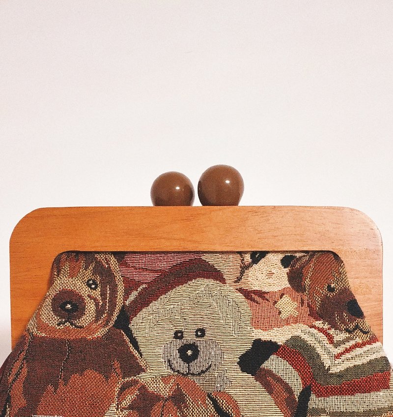 [Bear bear bear] original hand-made bear theme motif solid wood mouth gold bag orphan - Messenger Bags & Sling Bags - Polyester Multicolor