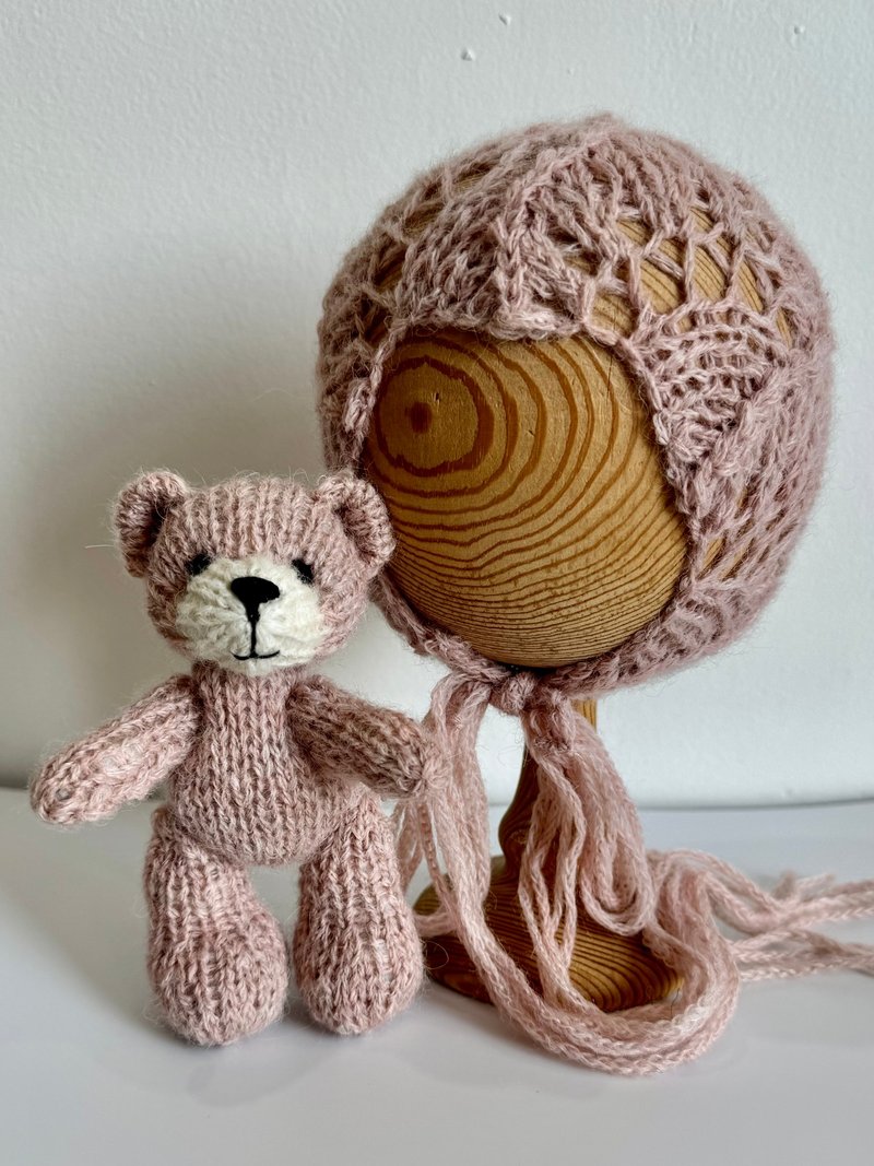 Newborn photo prop set: teddy bear, lace bonnet, wrap - 其他 - 羊毛 