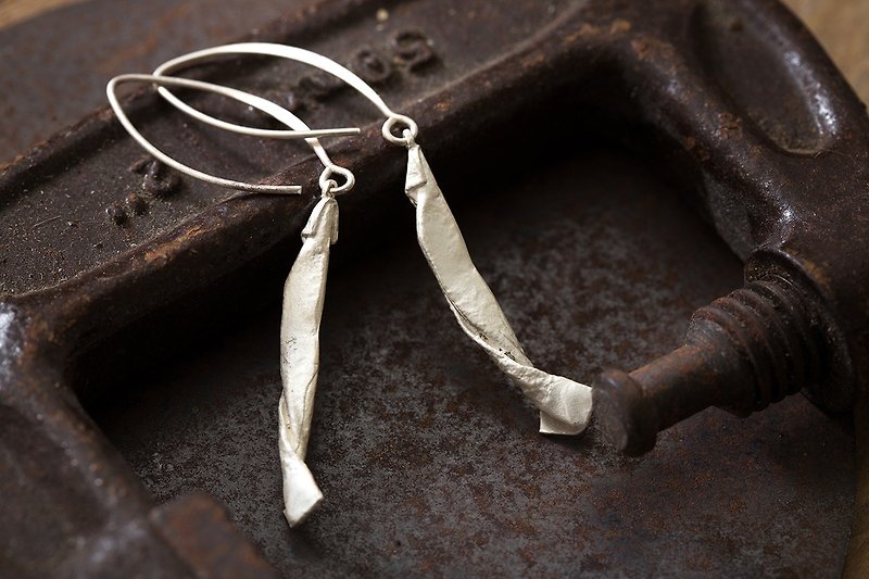 Origamini small fold learning handmade fishing earrings sterling silver Fishing Earrings Silver - ต่างหู - เงินแท้ ขาว