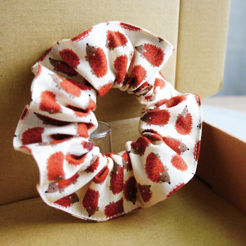 Lovely [Japanese cloth custom] cute hedgehog bunch, colon hair bundle, donut hair bundle, the bottom of the brick red - เครื่องประดับผม - ผ้าฝ้าย/ผ้าลินิน สีนำ้ตาล