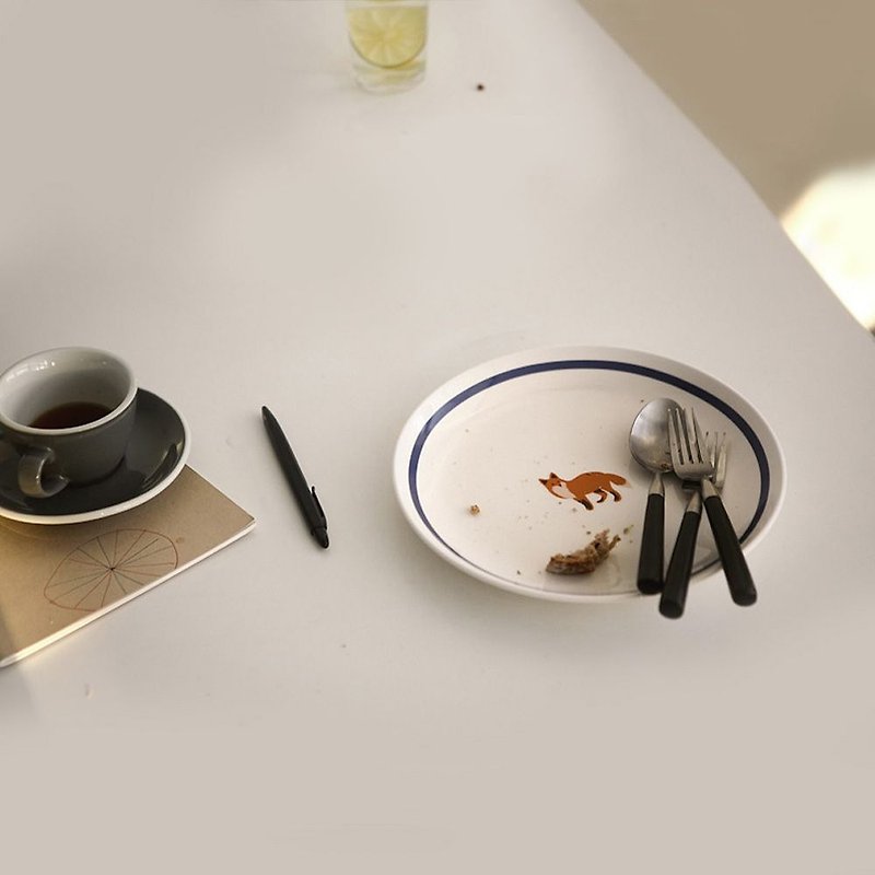 The last one_Nordic Ceramic Plate Fox Group 01-Main Dinner Plate, E2D28086 - จานเล็ก - เครื่องลายคราม สีทอง