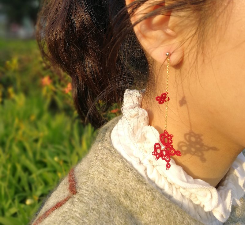 手織蕾絲蝴蝶耳環(紅色) / 情人節 / 耳夾 - 耳環/耳夾 - 棉．麻 紅色