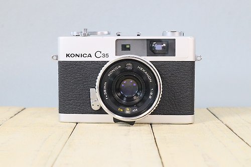 mi-na 【完動品】オールドフィルムカメラ コニカ KONICA C35 初期型 S/N191884 m048