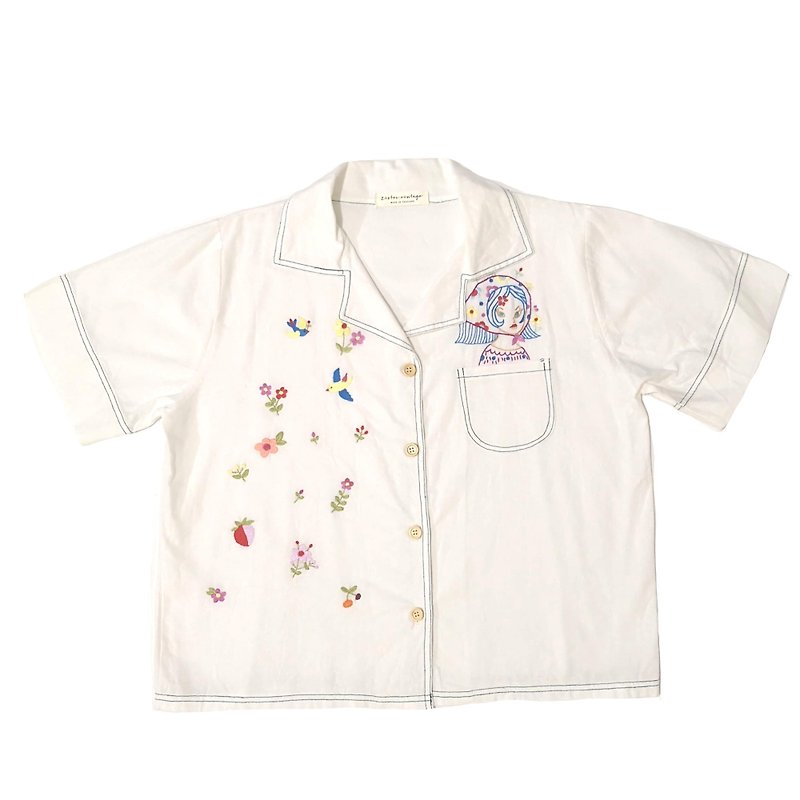 White hawaiian collar shirt, embroidered by hand, pattern design, girl wearing a cute bandana - 女襯衫 - 繡線 白色